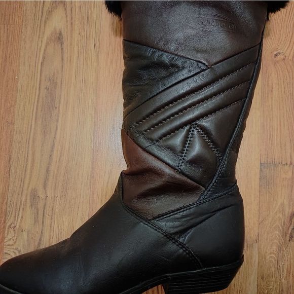 Vintage Wool Lined, Quilted Leather, Fur Trimmed Winter Boots - Picture 3 of 5